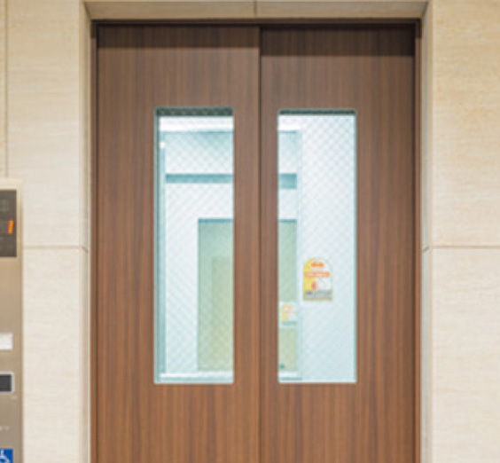 防犯窓付きエレベーター
