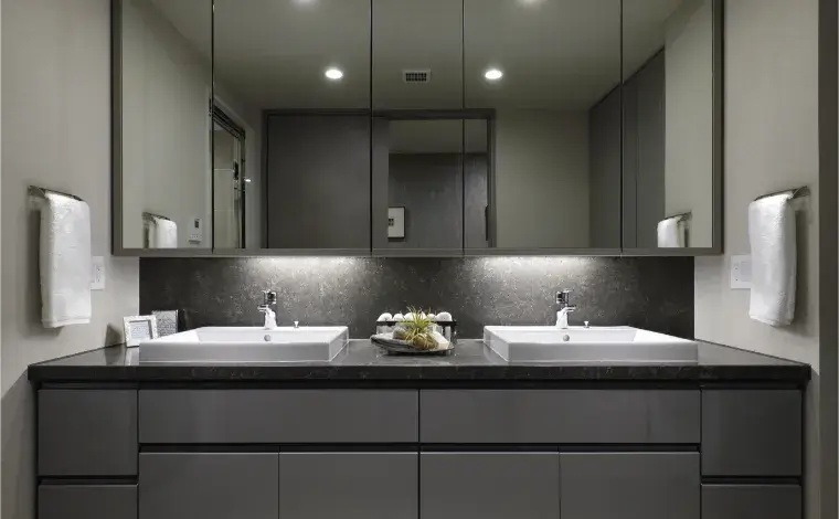 五面鏡2ボウル洗面化粧台
（四方框付・鏡裏収納）