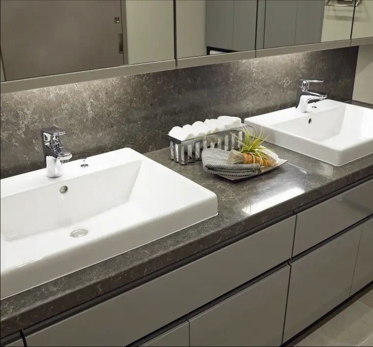 五面鏡2ボウル洗面化粧台
（四方框付・鏡裏収納）