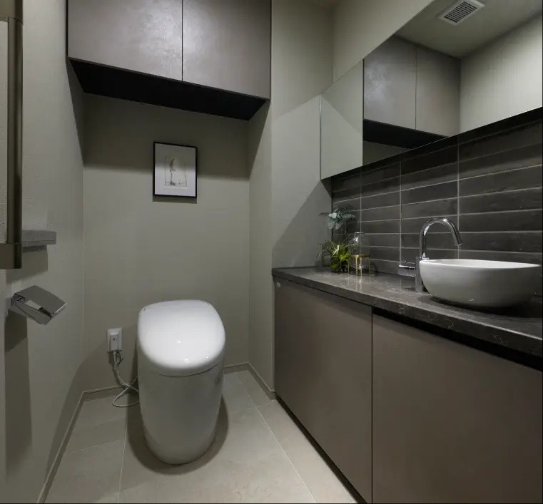 プライベート用と来客用を分けられる2つのトイレ