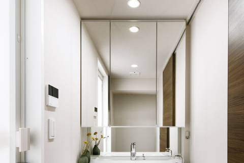 一日の始まりから快適を実感できる洗面化粧台