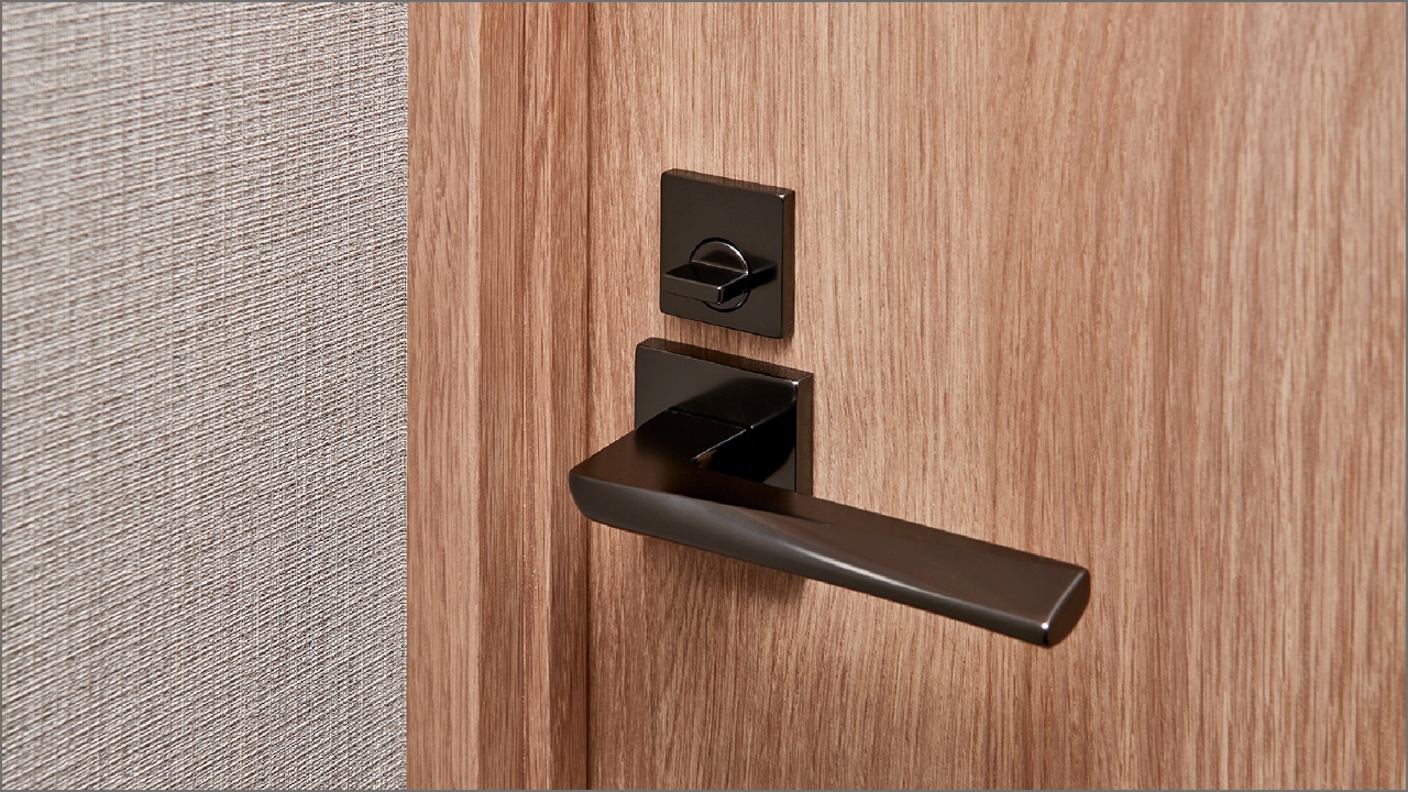 トイレドアの内鍵