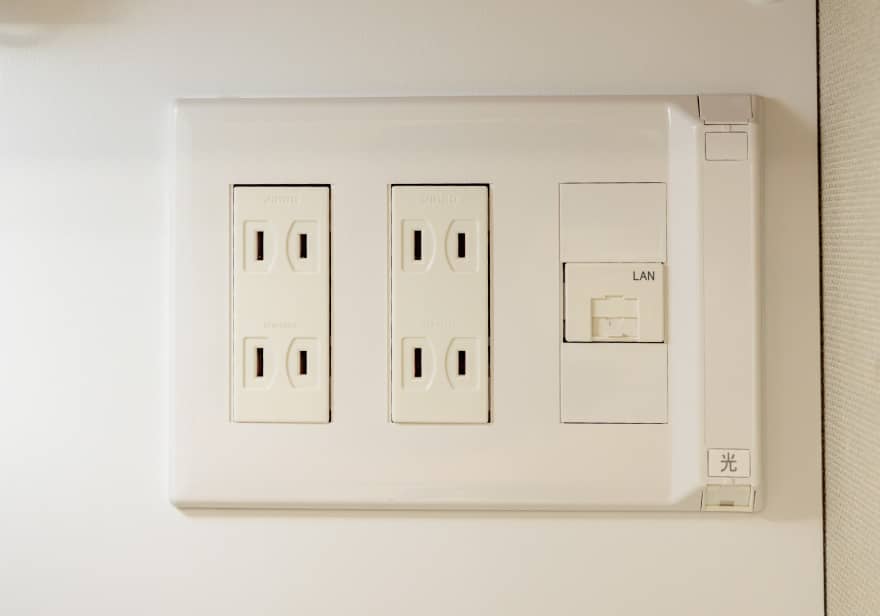 マルチメディアコンセント