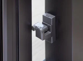 指はさみ防止ストッパー