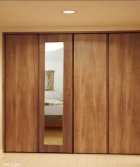 ミラー付クローゼット