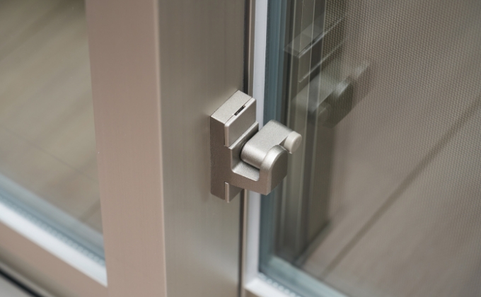 サッシ指詰め防止