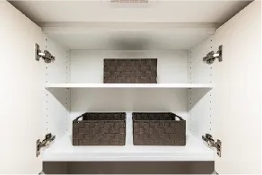 トイレ上部吊戸棚