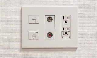 マルチメディアコンセント