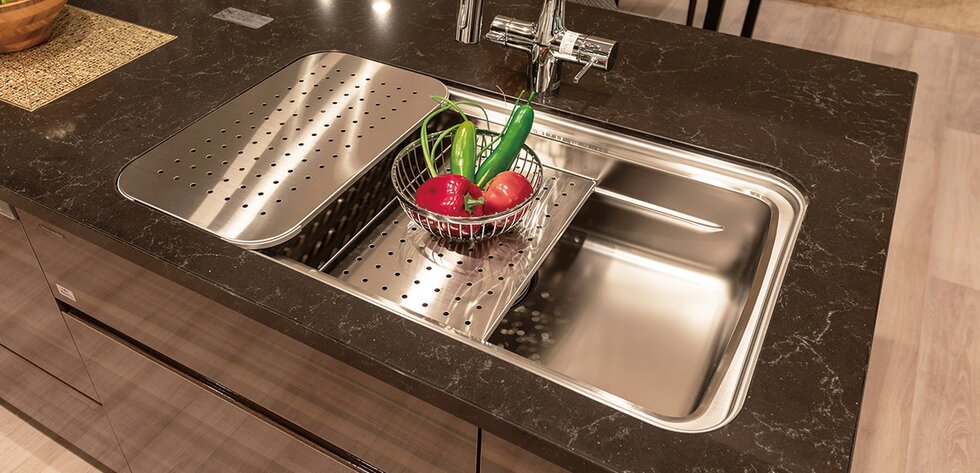 効率的なキッチンを追求した「ユーティリティーシンクE」