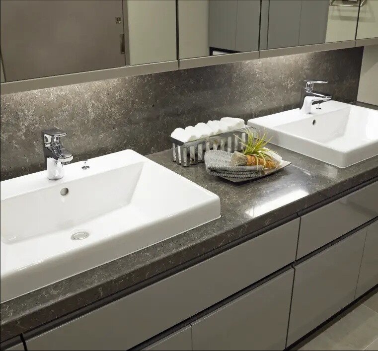 五面鏡2ボウル洗面化粧台
（四方框付・鏡裏収納）