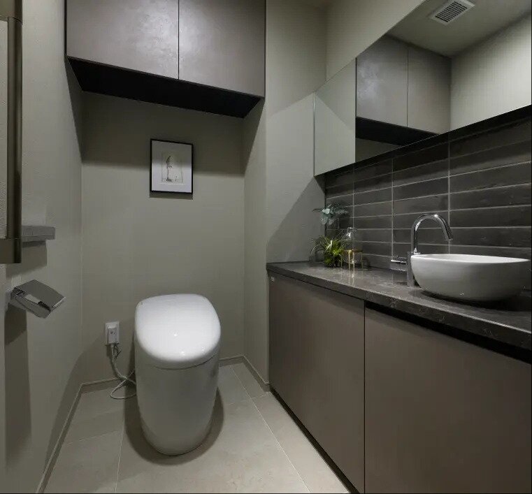 プライベート用と来客用を分けられる2つのトイレ