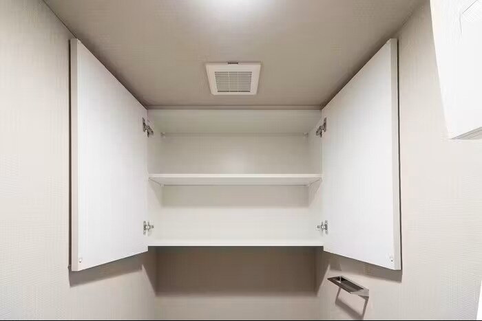 トイレ吊戸棚