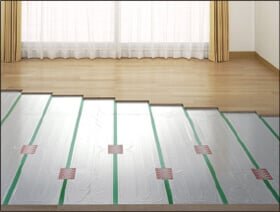 室内の快適温度を逃がさない
ガス温水式床暖房