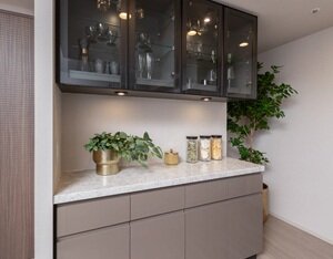 カウンター付背面食器棚※1