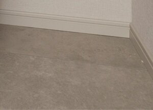 タイル貼りの床