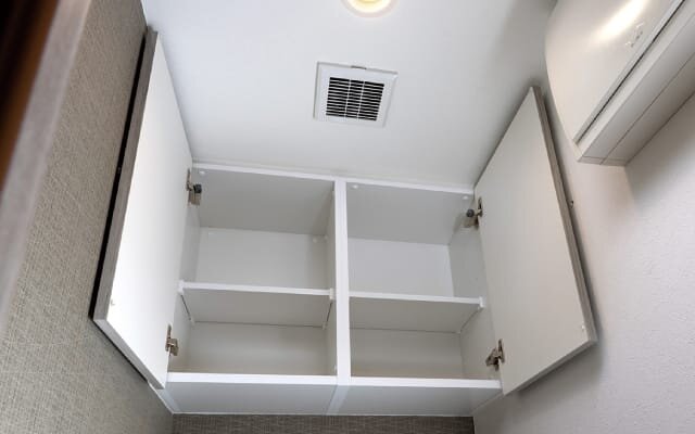 トイレ吊戸収納