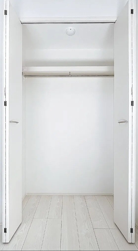 クローゼット
(枕棚+ハンガーパイプ付き)