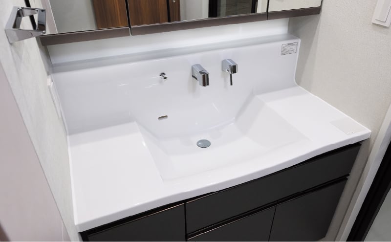 ハイバックタイプの洗面化粧台