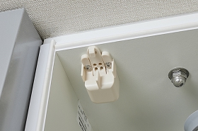耐震ラッチ