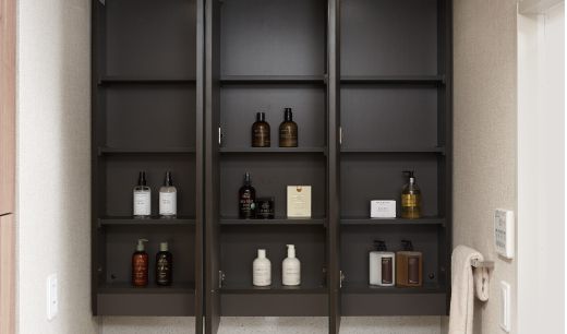 三面鏡背面収納