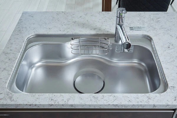 静音仕様の大型シンク