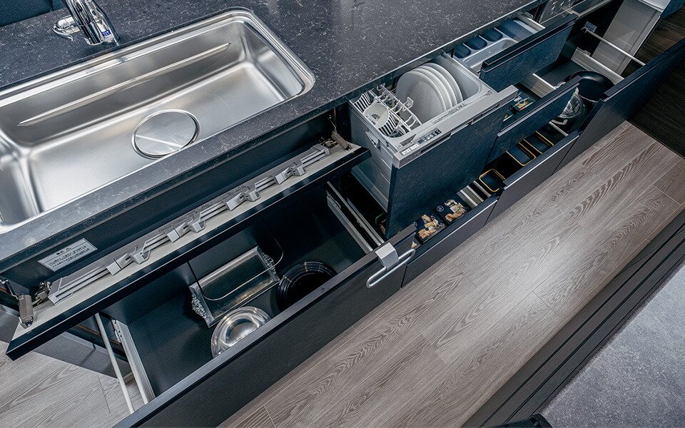 引き出し式のキッチンキャビネット