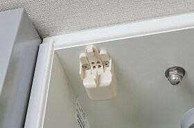 耐震ラッチ