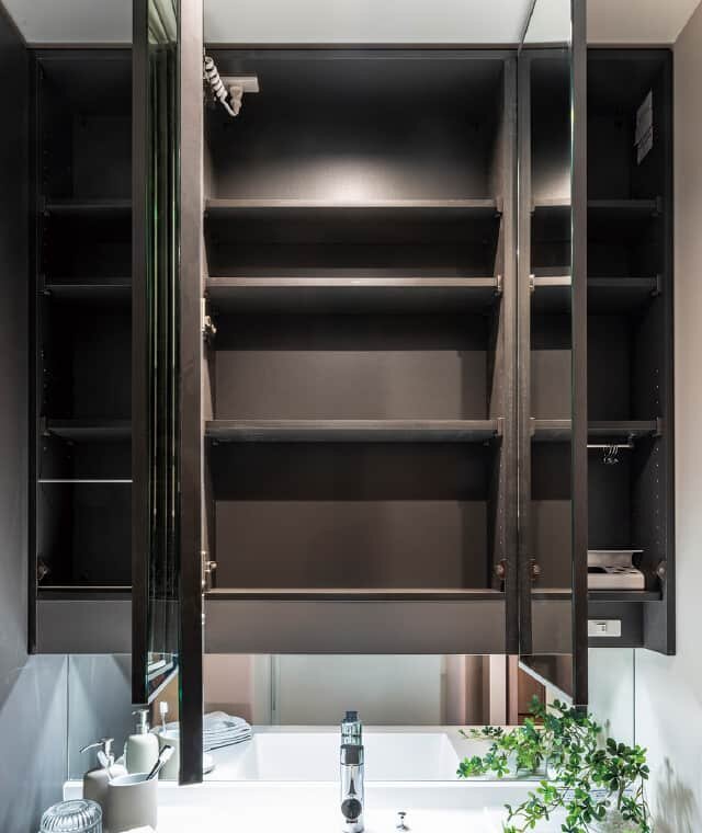 収納付き三面鏡