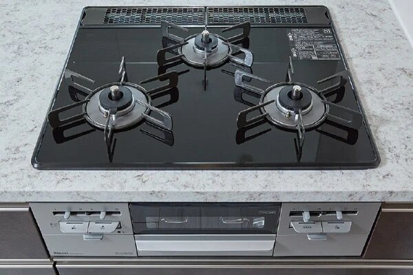 小さな便利が随所に詰まった多機能ガスコンロ