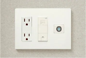 マルチメディアコンセント