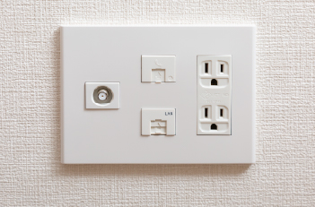 マルチメディアコンセント