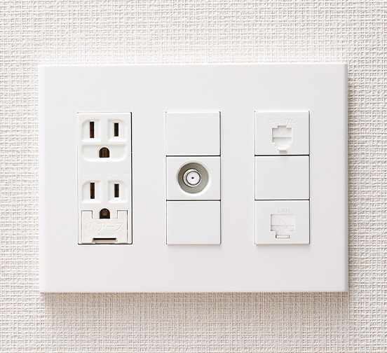 マルチメディアコンセント