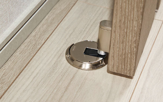 回転式ドアキャッチャー