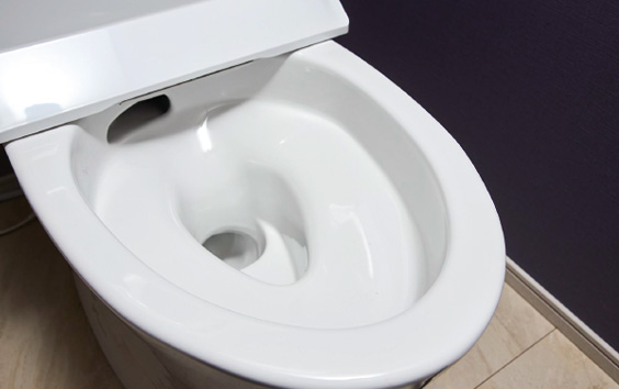 フチレス形状＆お掃除リフトアップ