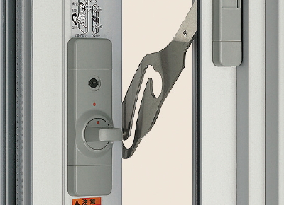 開口制限付窓
