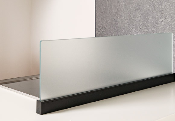 コンロ前ガラスパネル