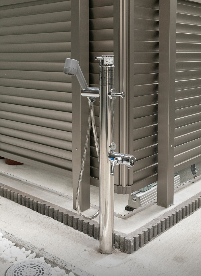 散歩の後の汚れを洗い流せる
ペット足洗い場