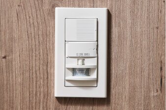 人感センサー（玄関）