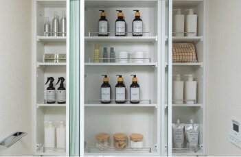 収納付き三面鏡