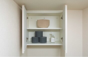 トイレ吊戸棚
