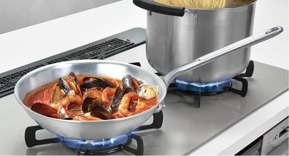 ワイド火力を左右のバーナーに搭載