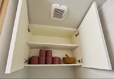 トイレ吊戸棚