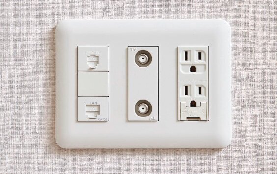 マルチメディアコンセント