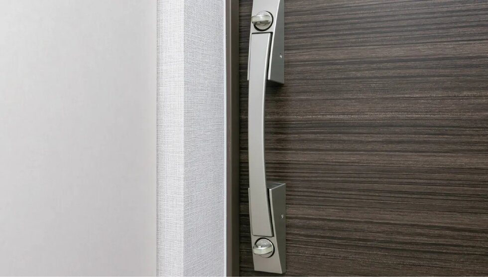 ダブルロックドア