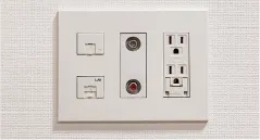 マルチメディアコンセント