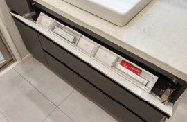 フロントポケット