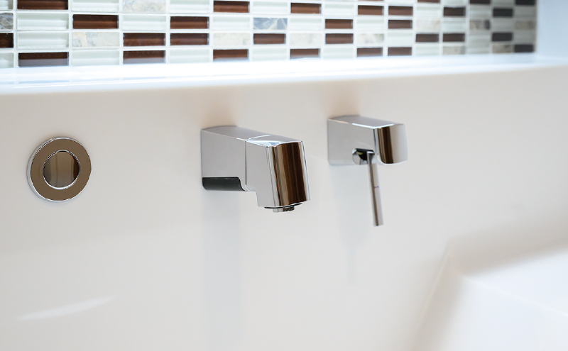 タッチレス水栓