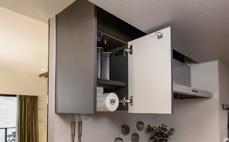 マルチハンガー付吊戸棚