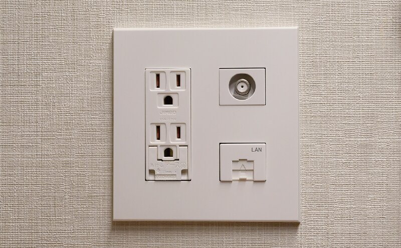 マルチメディアコンセント