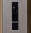 玄関前の来訪者も映像で確認できる玄関前カメラ